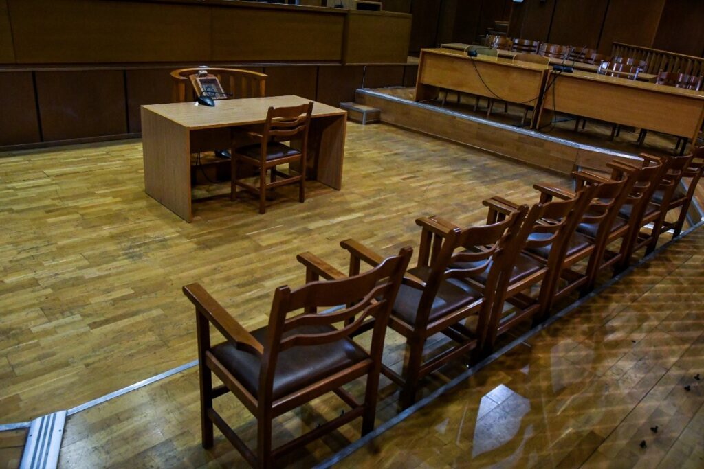 Και οι δικαστικοί υπάλληλοι κατά δικαστών: “Δεν είμαστε μη ομιλούντα εργαλεία”