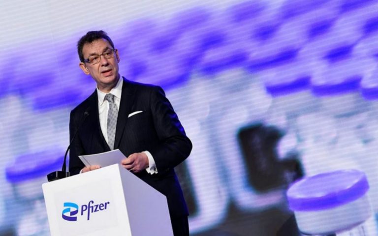 Την «κοπάνησε» ο Μπουρλά: Δεν θα καταθέσει στην αρμόδια επιτροπή της ΕΕ για τις μυστικές συμβάσεις των εμβολίων