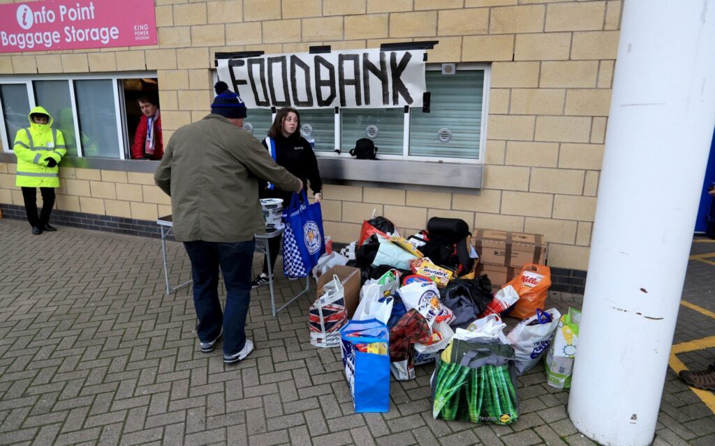 Σημάδια πείνας στη Βρετανία: Εκατομμύρια παραλείπουν γεύματα λόγω ακρίβειας