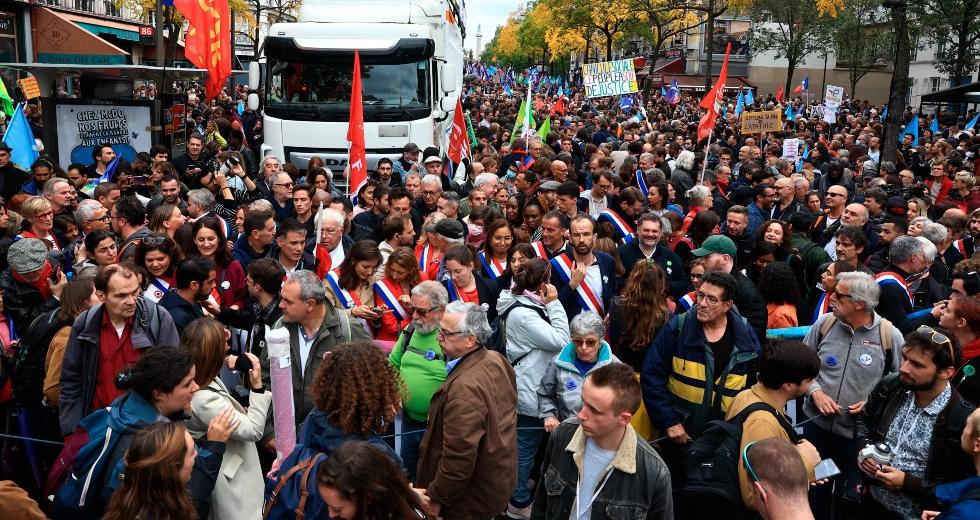 Φουντώνει η λαϊκή οργή εξαιτίας της ακρίβειας στη Γαλλία