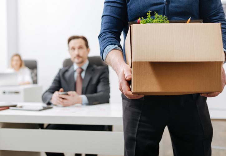 Κύμα παραιτήσεων στις επιχειρήσεις: 338.000 αποχωρήσεις το τελευταίο 3μηνο