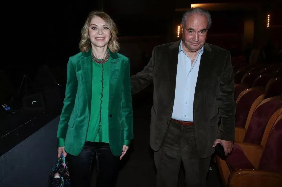 Λέτε να δούμε την Έλλη Στάη τραπεζίτισσα στη Παγκρήτια;;