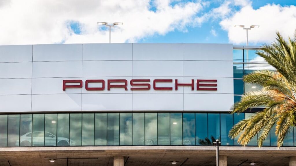 Porsche: Ζημίες σχεδόν 1 δισ. ευρώ λόγω ηλεκτρικών…