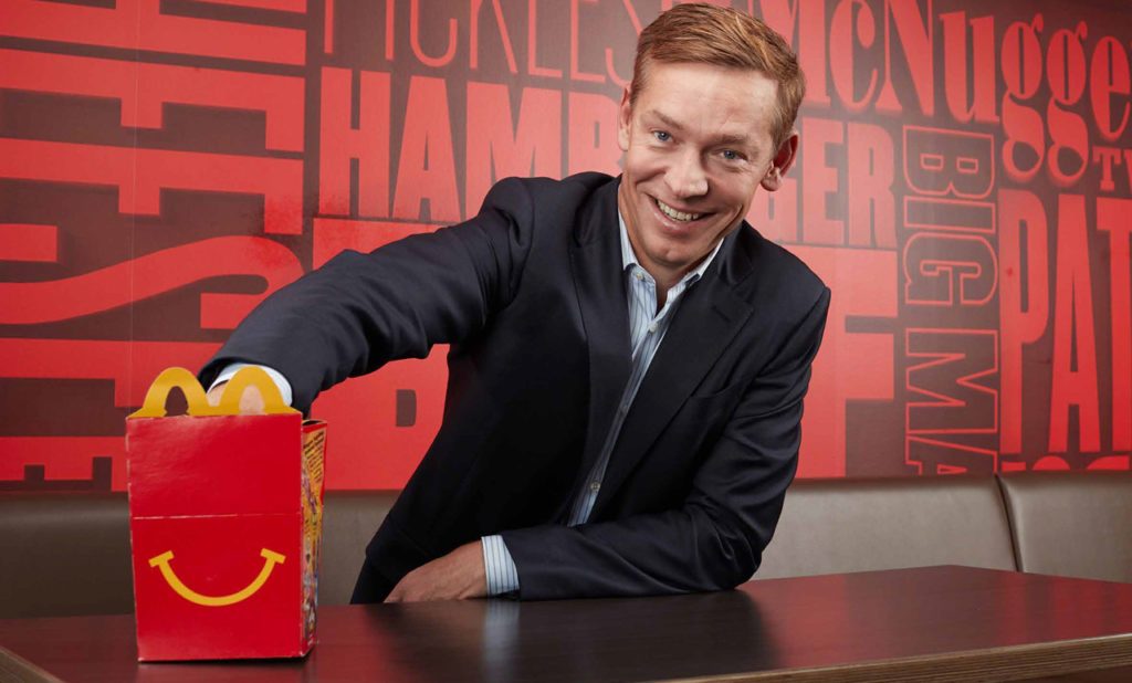 Συνεχίζουν οι μεγάλοι τις περικοπές θέσεων εργασίας: Θα διώξει εργαζομένους και η McDonald’s