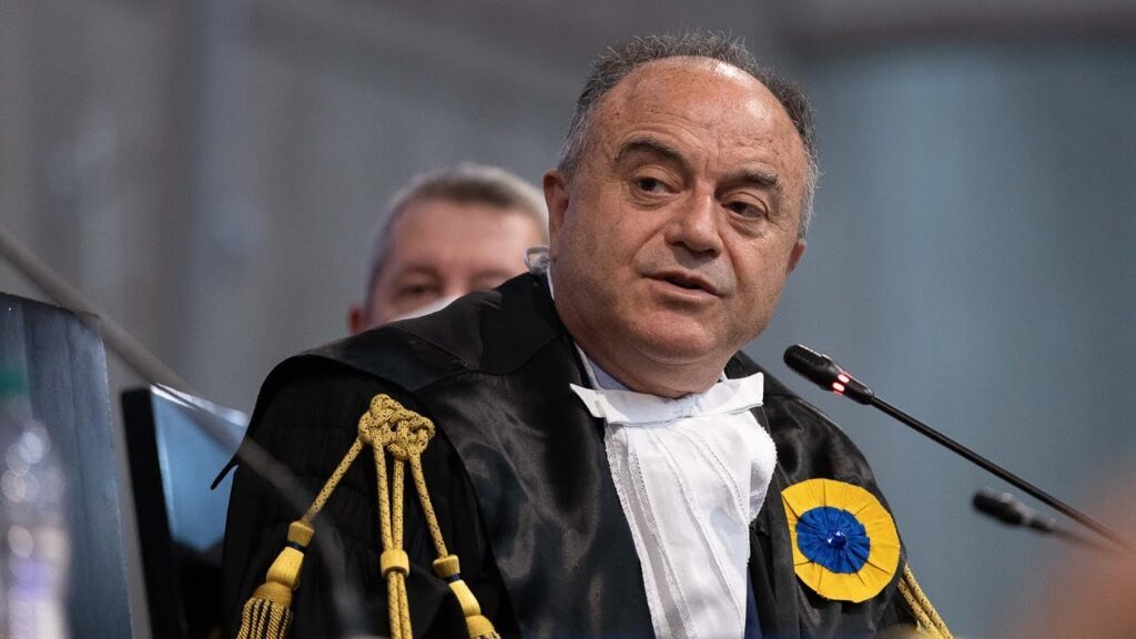 Νίκολα Γκρατέρι: Ο Ιταλός εισαγγελέας που είναι ο Νο1 στόχος της ιταλικής μαφίας