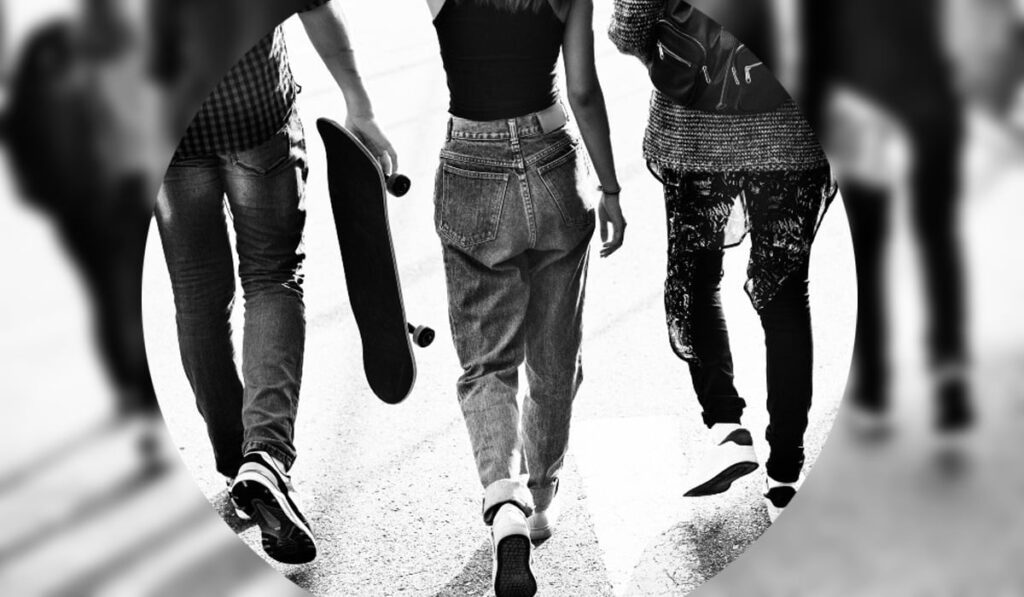 Απίστευτο: Γονείς βάζουν ντετέκτιβ να παρακολουθούν τα παιδιά τους γιατί αγωνιούν