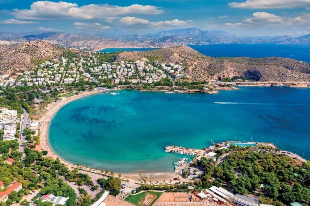 Βουλιαγμένη όπως… Σεν Τροπέ