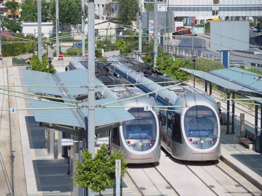Απίστευτο: Στα τυφλά κυκλοφορούν 10 από τους 25 συρμούς του τραμ
