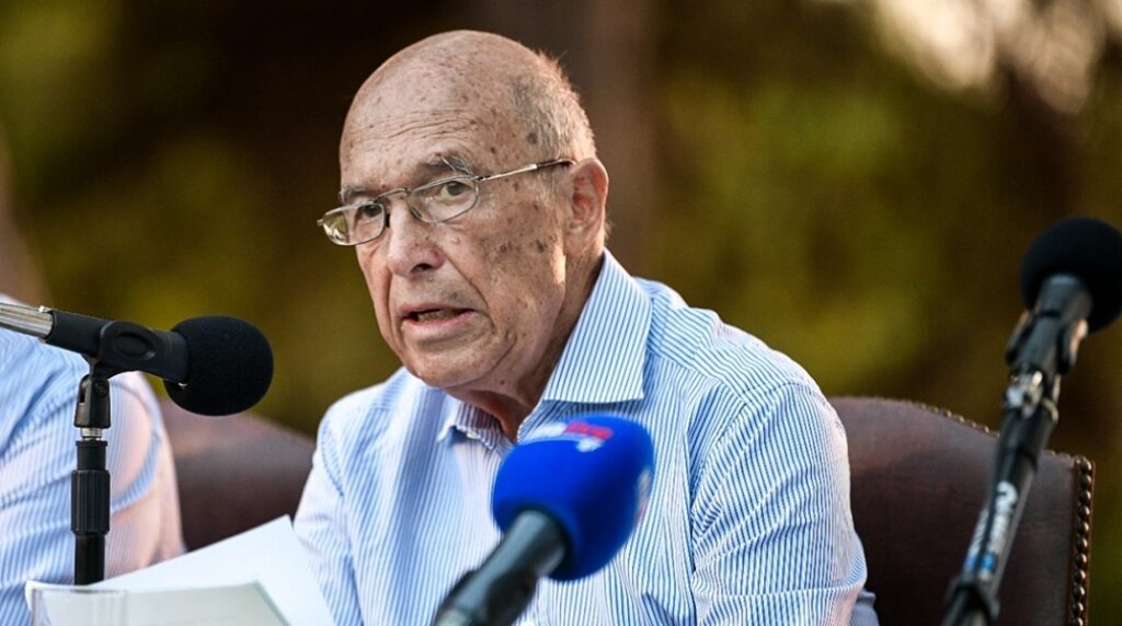 Τα σπίτια, τα funds και η...παροδοχή Σημίτη!