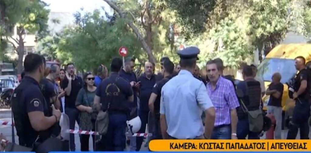 Πλειστηριασμοί-Έκτακτο: Ξεσπιτώνουν οικογένεια στα Πατήσια και γυναίκα απειλεί να πέσει στο κενό!