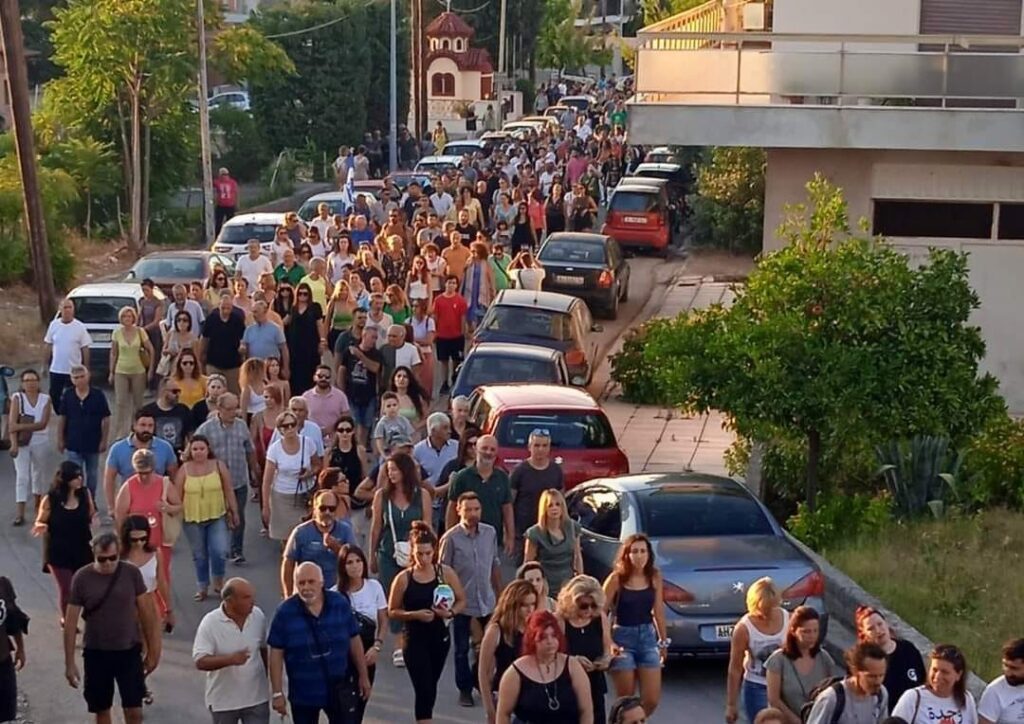 Θήβα: Εκατοντάδες πολίτες διαμαρτυρήθηκαν ενάντια στους πλειστηριασμούς!