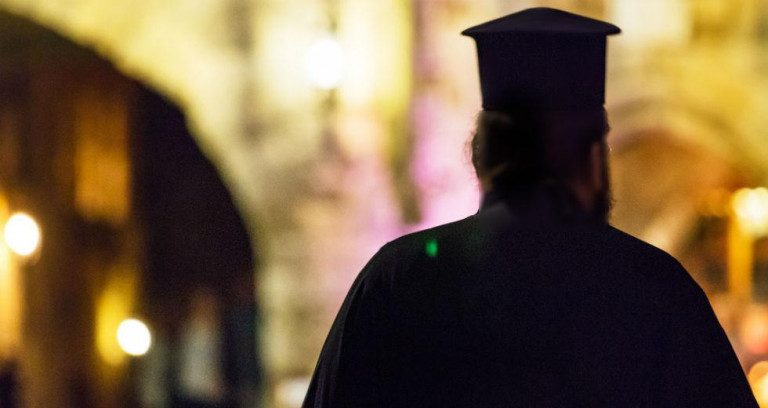 Σάλος στην Κρήτη: Μητροπολίτης “χτύπησε” σπίτι σε πλειστηριασμό!