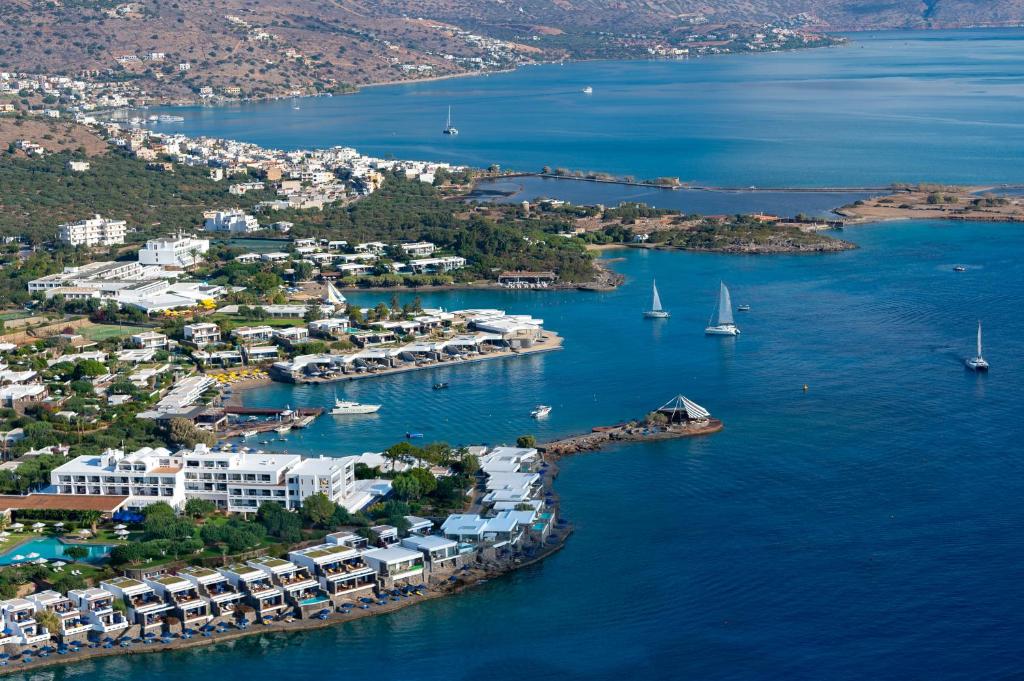 Όμιλος Μαντωνανάκη για πλειστηριασμούς: Επιδιώκεται υφαρπαγή των ξενοδοχείων μας!