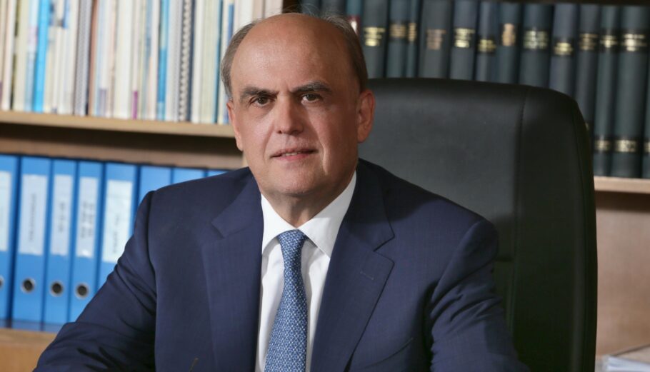 Ακούστε τι λένε: Το σκανδαλώδες ξεπούλημα των κόκκινων δανείων, οδηγός για την πράσινη μετάβαση των ελληνικών επιχειρήσεων!
