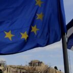 Κόλαφος το Ευρωβαρόμετρο: Οι μισοί Έλληνες πιστεύουν ότι το βιοτικό τους επίπεδο θα επιδεινωθεί