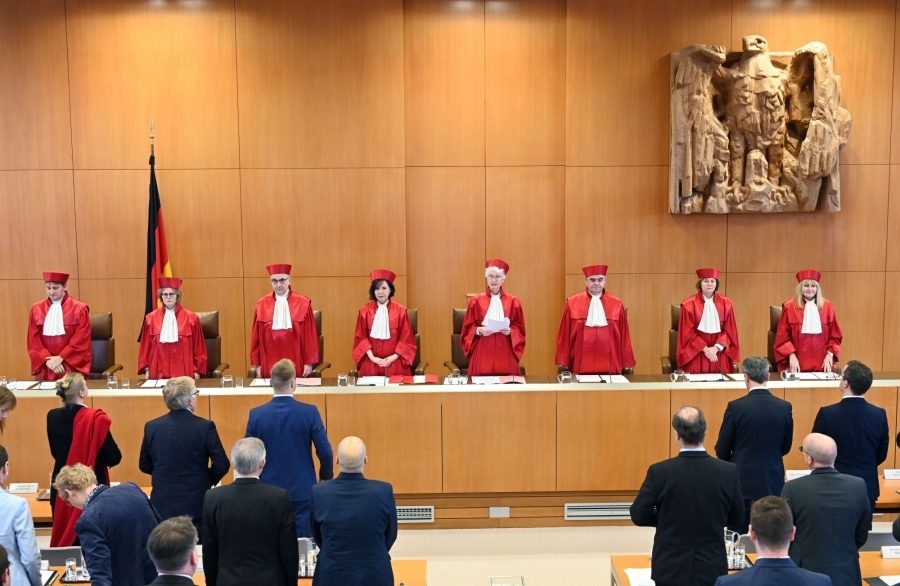 Ευρωπαϊκό φιάσκο: Το γερμανικό Συνταγματικό Δικαστήριο μπλοκάρει την έκδοση κοινού χρέους για την Άμυνα