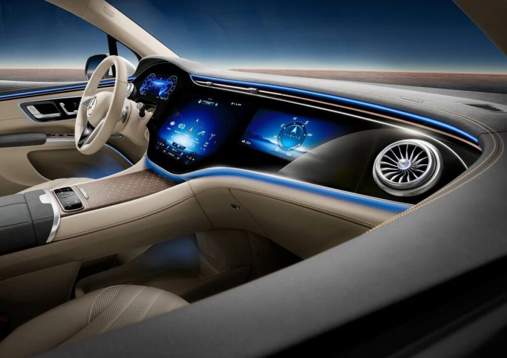 Ξεκινούν οι διαφημίσεις στις οθόνες των αυτοκινήτων…