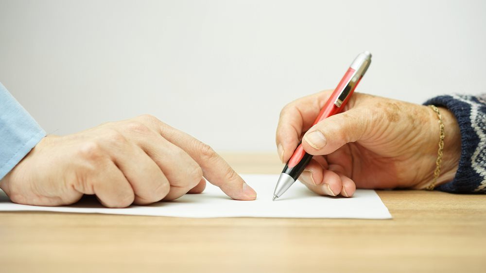 Διαθήκες: Έτοιμοι να πιάσουν δουλειά οι συμβολαιογράφοι