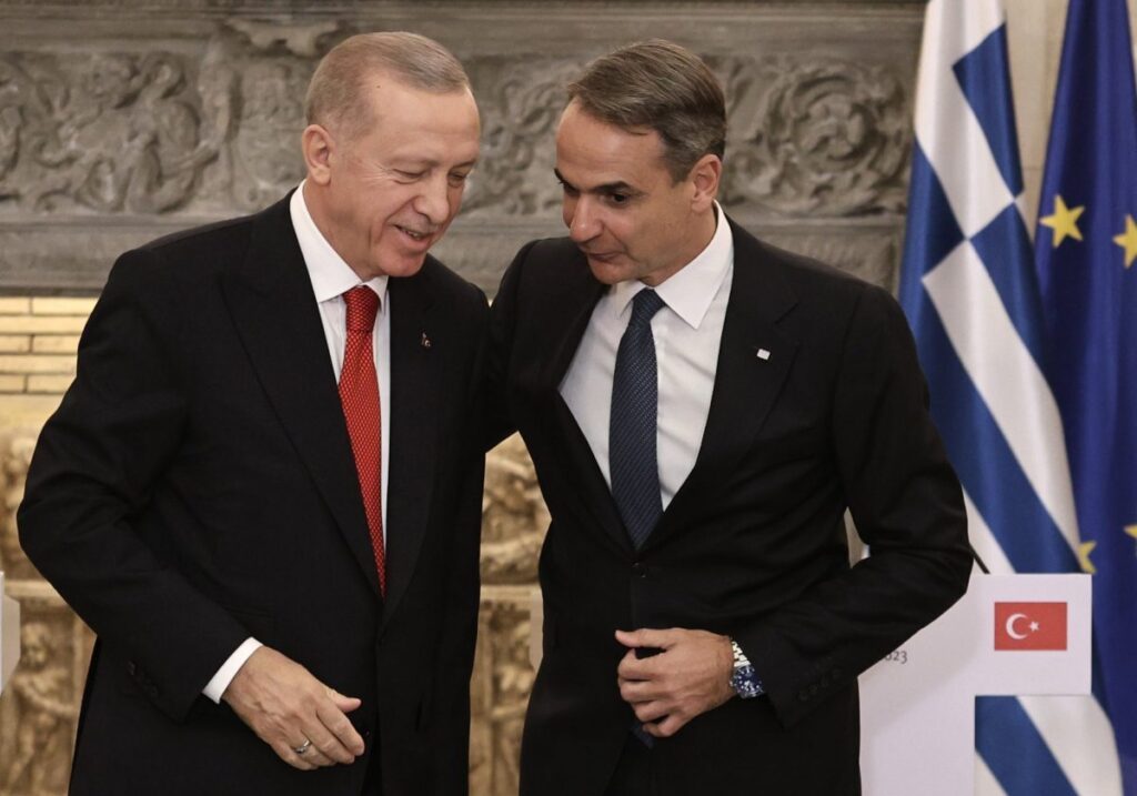 Η κυβέρνηση Μητσοτάκη στηρίζει Σαουδική Αραβία και Ουκρανία, αλλά Ριάντ και Κίεβο είναι με την …Τουρκία!