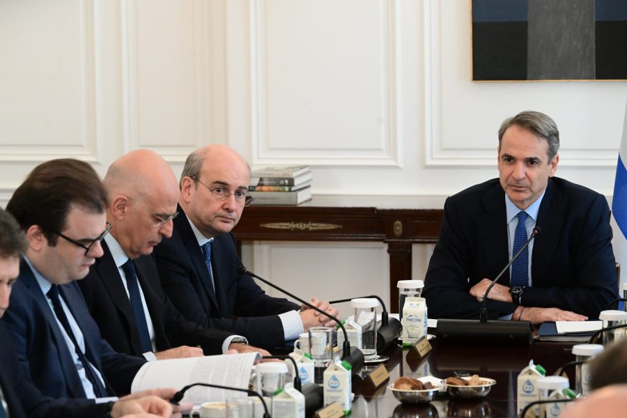 Θα μπορούσε υπουργός να ζήσει με 1.000 ευρώ και να πληρώνει τα 500 νοίκι;