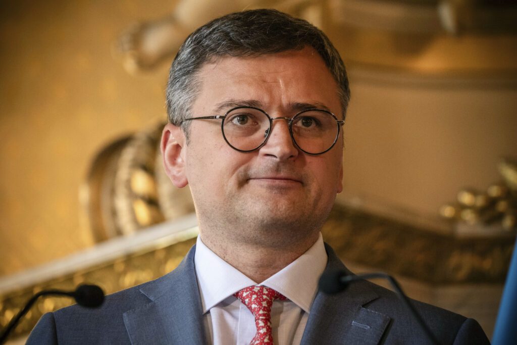 Πρώην Ουκρανός ΥΠΕΞ θέλει τα παιδιά της χώρας να πάνε να πολεμήσουν αλλά ο ίδιος έστειλε τον γιο του για…σπουδές