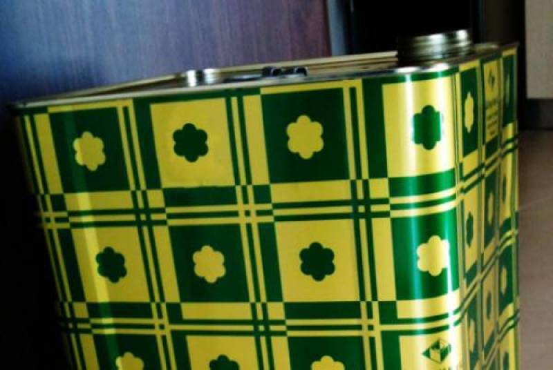 Ελαιόλαδο: Τενεκές και 5.000 ευρώ το πρόστιμο από το 2025