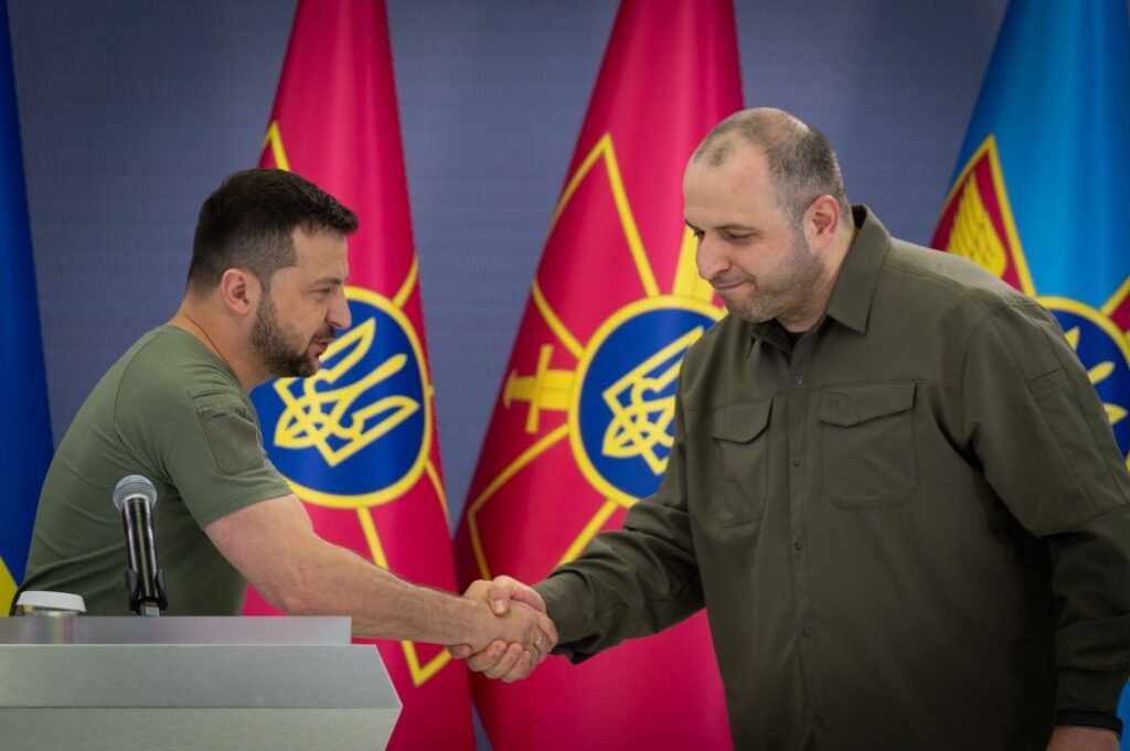 Το επιτελείο του ουκρανικού ΥΠΑΜ καταχράστηκε 45 εκατ. ευρώ από τους Γάλλους για να αγοράσει βίλες και οικόπεδα!