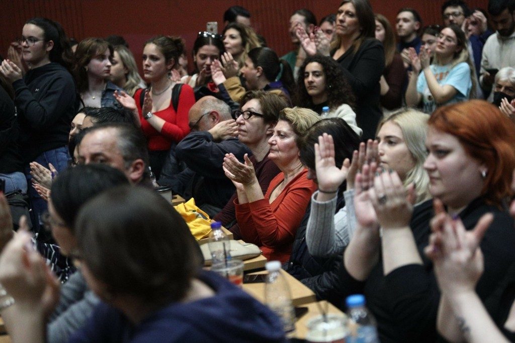 Καταχειροκροτήθηκε η Καρυστιανού: «Ζητάμε Δικαιοσύνη, θα στείλουμε τους ενόχους εκεί που πρέπει, στο πιο βαθύ μπουντρούμι»! 3 6495890 1024x683 1