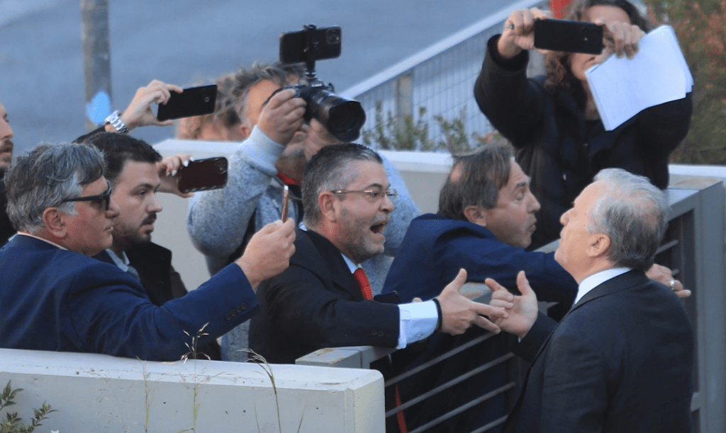 Χαμός εχθές στην Εθνική Πινακοθήκη: Παράνομη κράτηση του βουλευτή Νίκου Παπαδόπουλου κατήγγειλε ο Παύλος Σαράκης!