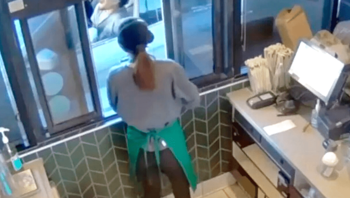 Αποζημίωση-μαμούθ από τα Starbucks στις ΗΠΑ σε οδηγό που κάηκε στα γεννητικά όργανα από τσάι!