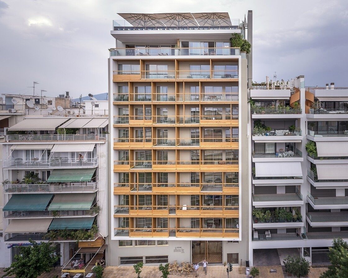 Ψάχνουν πώς θα κατεδαφίσουν τους πάνω ορόφους στο 5άστερο ξενοδοχείο του Ευμορφίδη