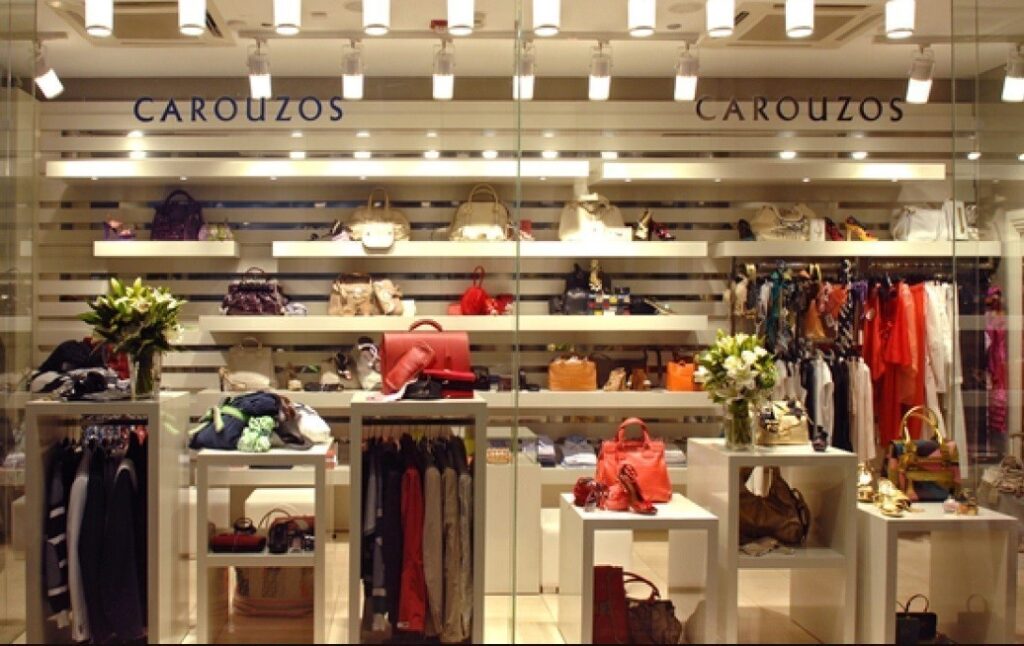 Carouzos: Στο σφυρί τα τελευταία «ιμάτια» της εμβληματικής εταιρείας