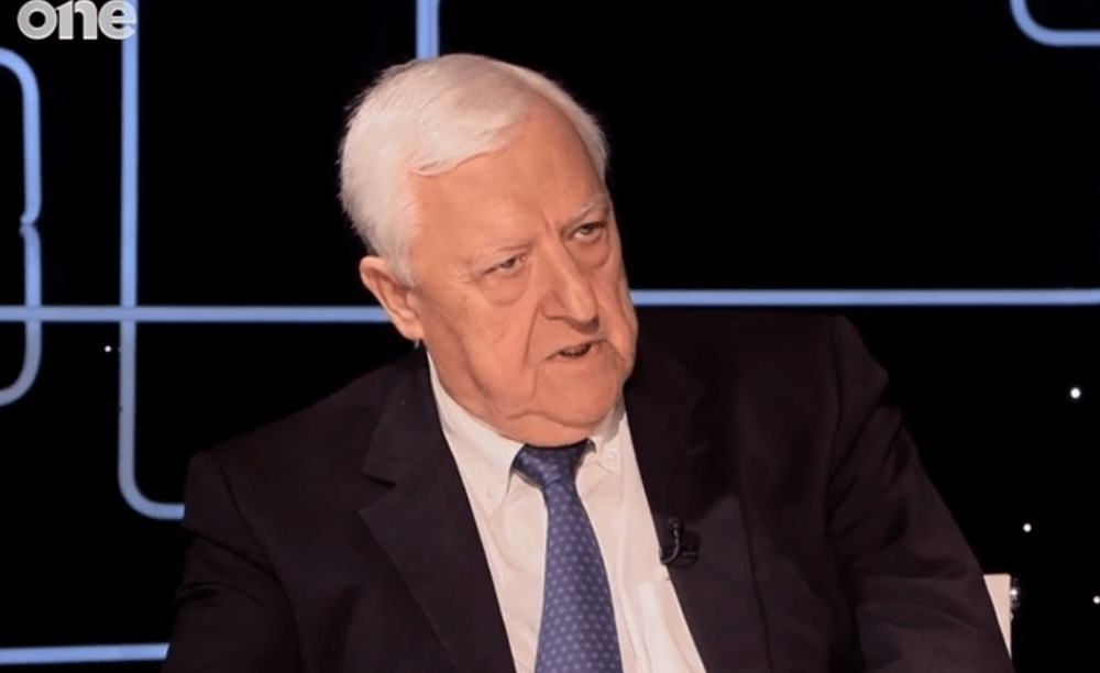 Αλέκος Παπαδόπουλος: Ο τελευταίος διάλογος με τον Παύλο Μπακογιάννη, η ερώτηση του Ανδρέα Παπανδρέου για την υποτίμηση και το παράπονο της κόρης του