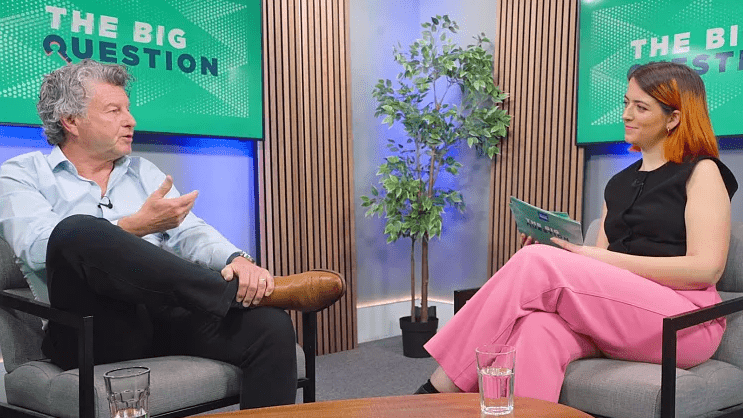 Ζείτε στα χρέη; Ο ειδικός σε θέματα αποταμίευσης μοιράζεται μυστικό για συμμάζεμα των οικονομικών