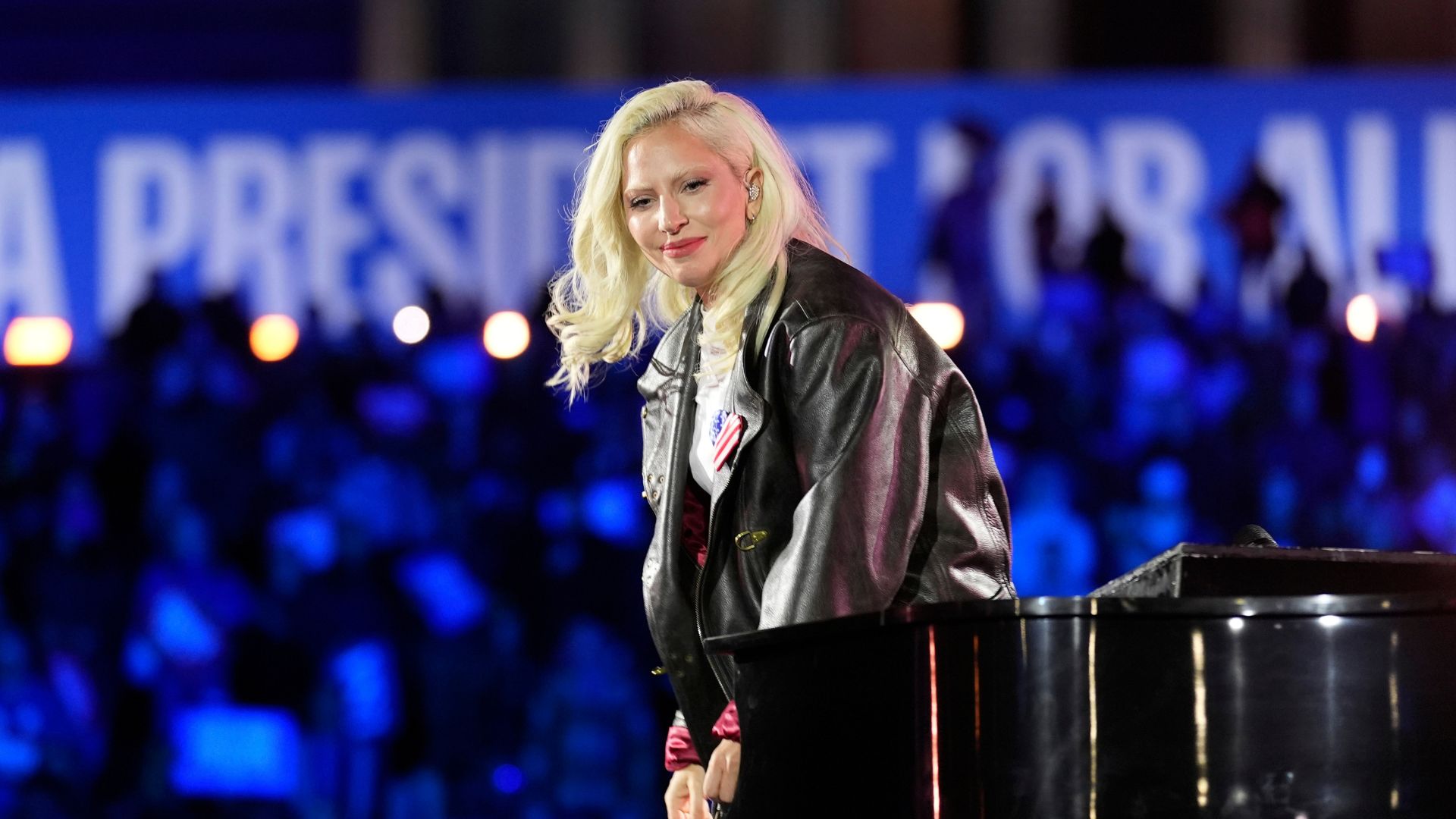 Lady Gaga: Δούλευε σε ελληνικά εστιατόρια στα 15 της και προσποιούνταν την Ελληνίδα για… μεγαλύτερα tips