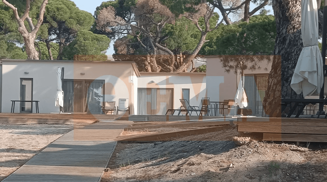Αυθαίρετα πολυτελή bungalows ξεφύτρωσαν «εν μια νυκτί» εντός του Εθνικού Πάρκου του Σχινιά