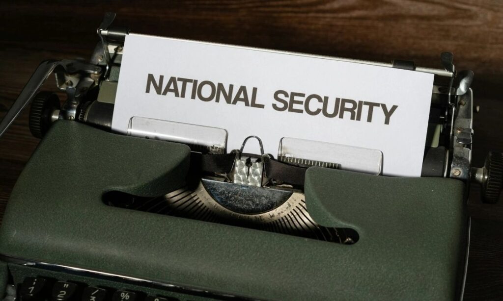 Όταν η CIA δώρισε υπολογιστές στην Ελλάδα για να «φακελώσει» πολίτες…