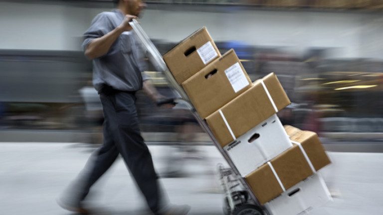 Ευρωπαϊκά ταχυδρομεία περιορίζουν τις αποστολές δεμάτων στις ΗΠΑ
