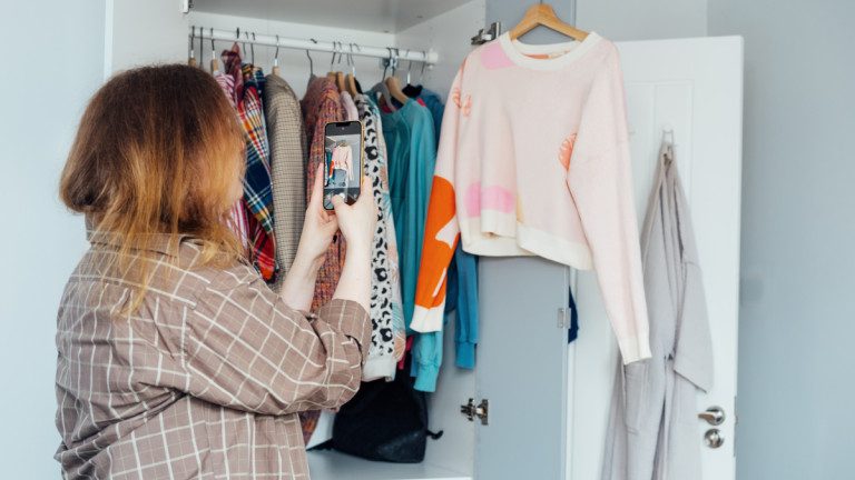 Ραγδαία άνοδος για τις πλατφόρμες μεταπώλησης ρούχων στην Ελλάδα…