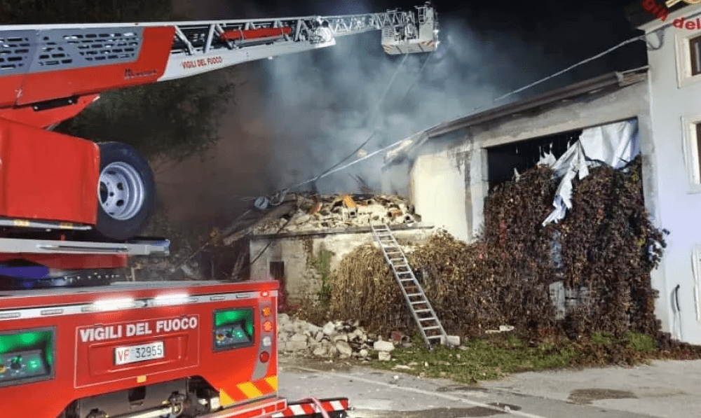 Χαμός σε έξωση στην Ιταλία: Τρεις αστυνομικοί νεκροί και 13 τραυματίες!