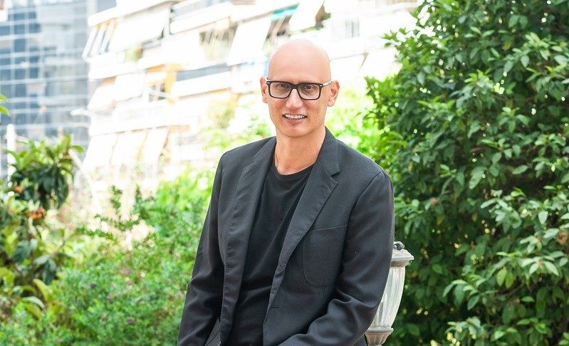 Παναγιώτης Τόμπρας: Ο διεθνούς φήμης αρχιτέκτονας για τη νέα βιοκλιματική πρόσοψη του Υπουργείου Εθνικής Άμυνας