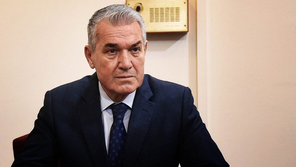 “Πεινάνε” οι βουλευτές: «Δεν βγαίνω με τα 5.000 ευρώ της βουλευτικής αποζημίωσης» λέει ο Κυριαζίδης της ΝΔ!