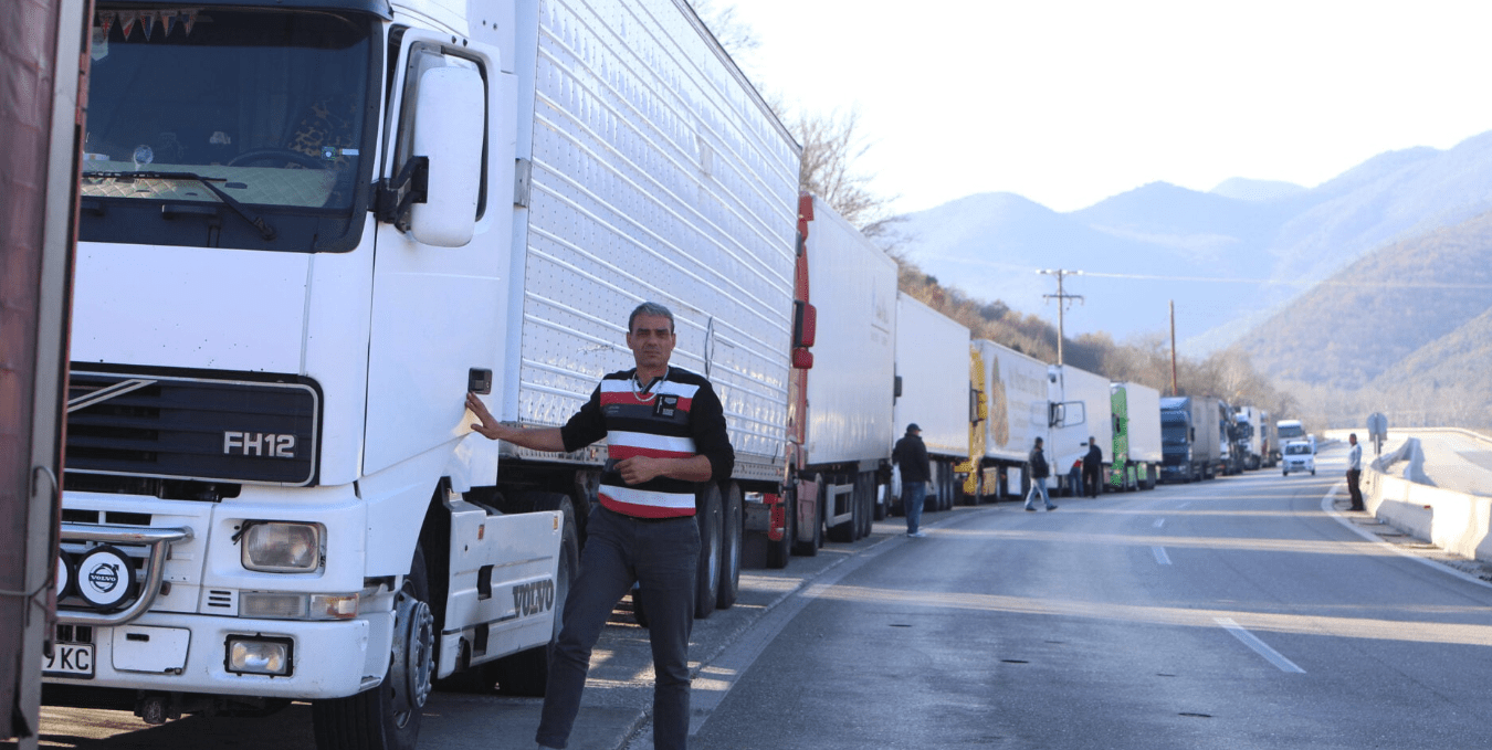 Και οι φορτηγατζήδες στον χορό των κινητοποιήσεων...