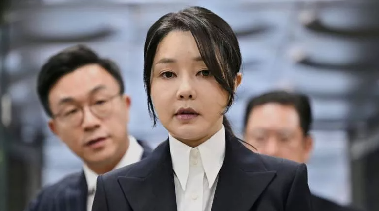 Νότια Κορέα: H τέως πρώτη κυρία κατηγορείται για δωροδοκία 200.000 δολαρίων…