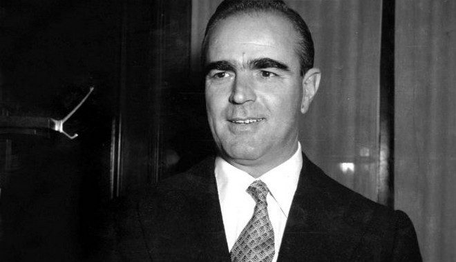 Όταν ο Καραμανλής έπαιρνε την Εμπορική Τράπεζα από τον Ανδρεάδη...