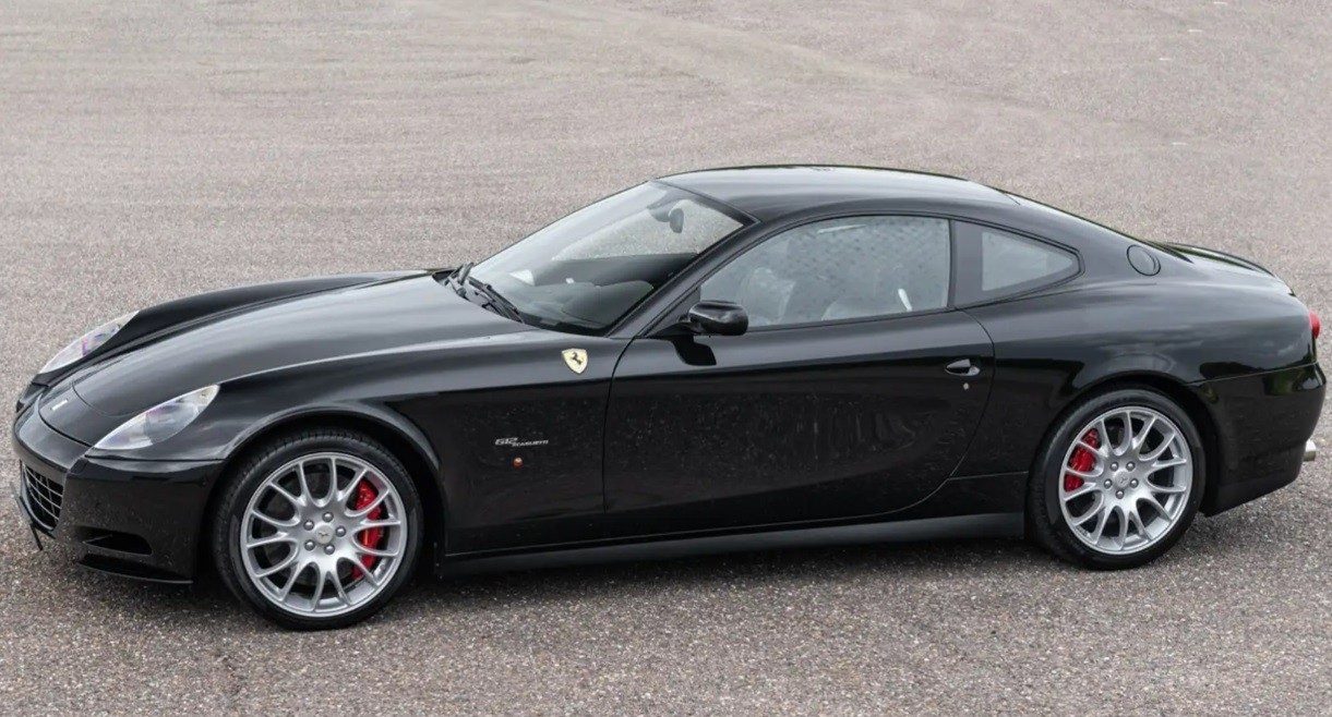 Πλειστηριασμοί: Μέχρι και… Ferrari βγαίνει στο σφυρί