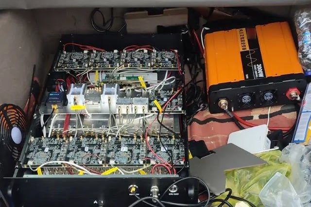 Κινέζοι που είχαν φτιάξει κλώνο κεραίας κινητής τηλεφωνίας και έκαναν απάτες μέσω τηλεφώνων