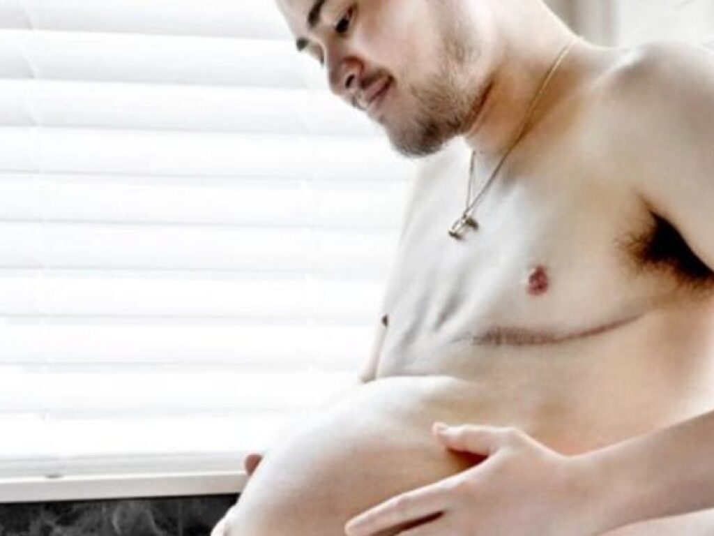 Παραφροσύνη… Η Ευρώπη έδωσε δικαίωμα στους άνδρες να κυοφορούν έμβρυα