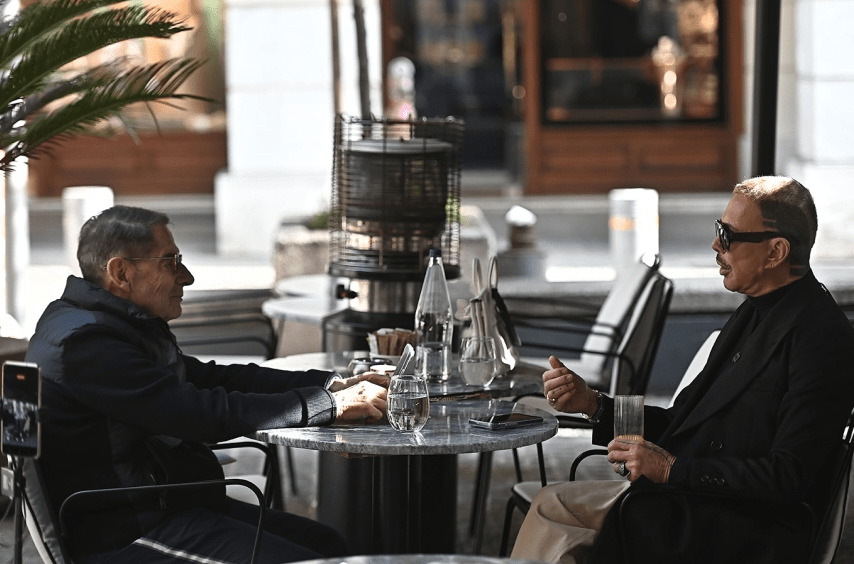 Λάκης Γαβαλάς: «Ήμουν παντοκράτορας…καλά κάνανε που μου τα πήραν όλα»