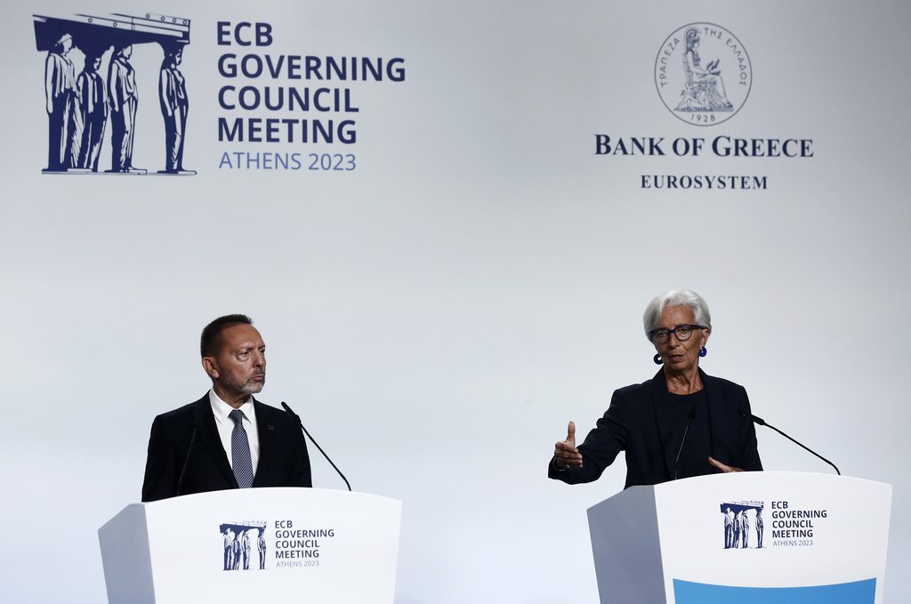 «Φτωχαδάκια» Λαγκάρντ και Στουρνάρας μπροστά στους Έλληνες τραπεζίτες…